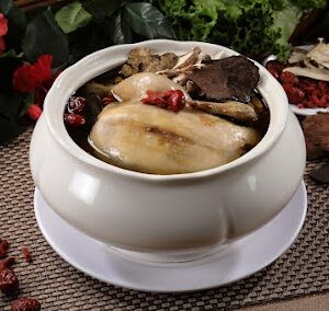 何首烏雞湯